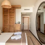 Lsaranda House 16 Adult Only