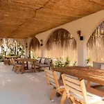 Lsaranda House 16 Adult Only *